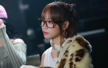 Kim Chaewon modèle sexy images