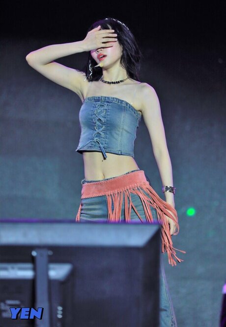 Kim Chaewon estrella xxx foto