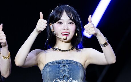 Kim Chaewon modèle nu photos