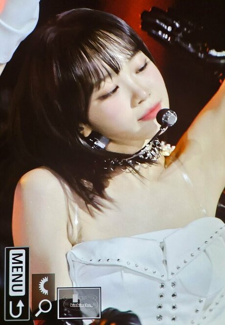 Kim Chaewon art star du porno image