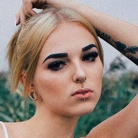 Celine Ritzke star du porno en haute qualité photos