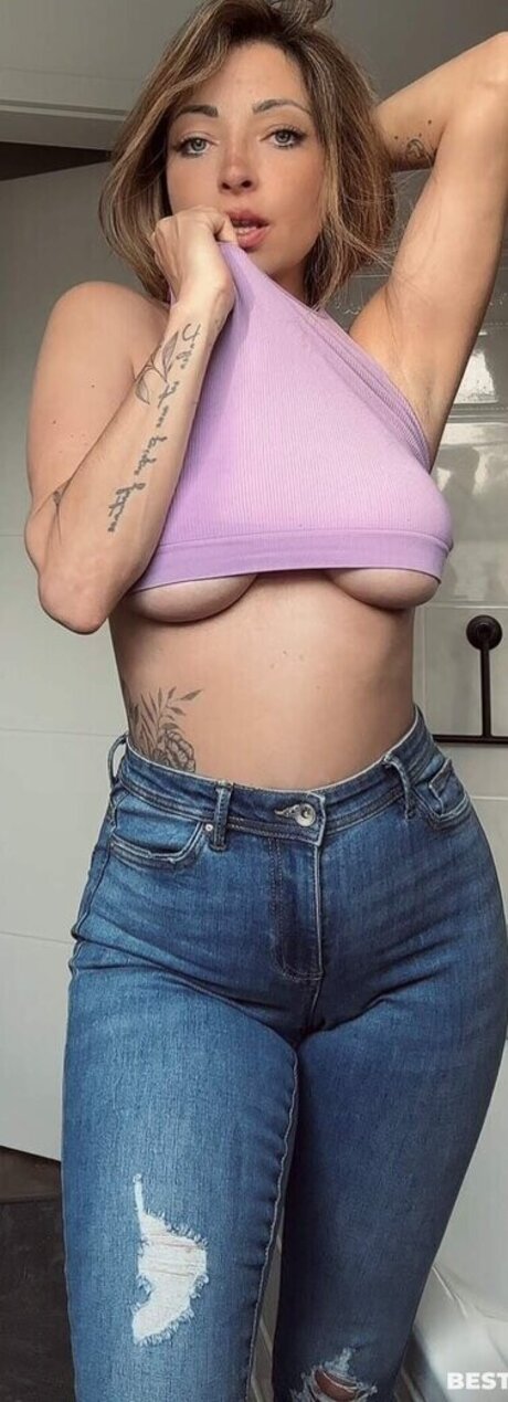 anavonplummer modelo superior foto