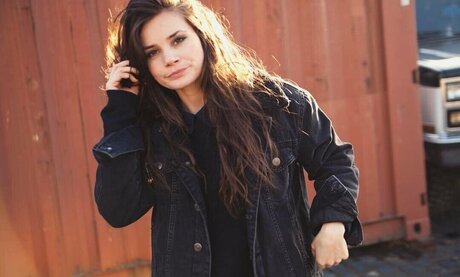 Joyce Ilg modelo de alta calidad galería