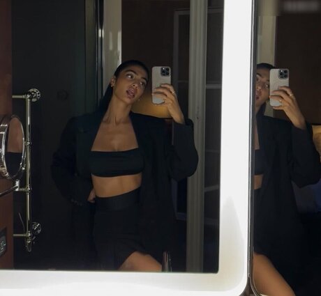 Soulin Omar actriz atractiva galería