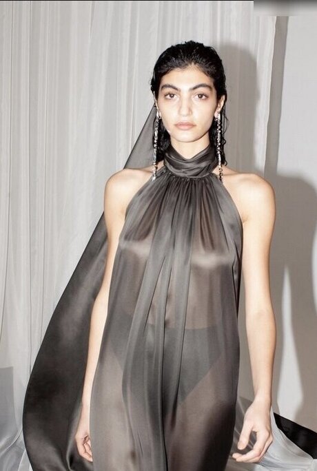 Soulin Omar modelo sexy galería