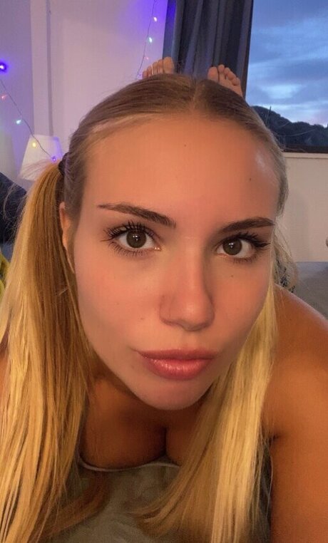 lickandysoles actriz de desnudos foto