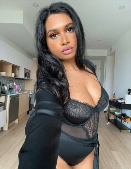 Miss Patel estrella caliente archivo