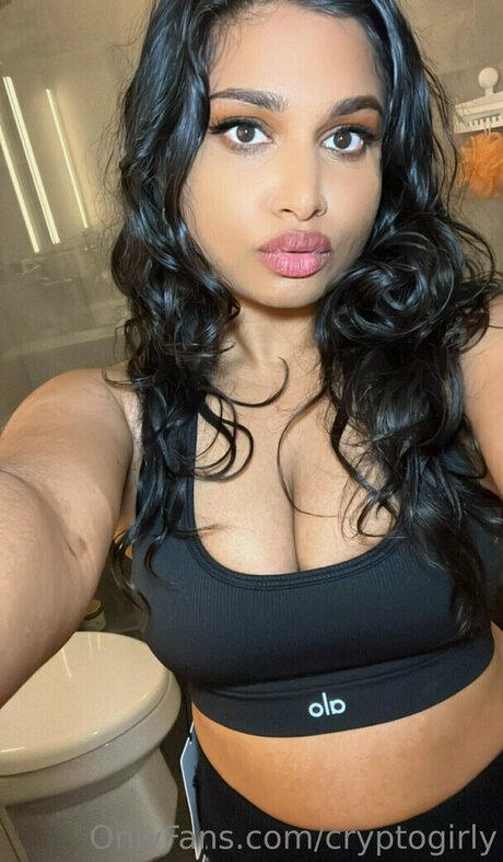 Miss Patel haut modèle img