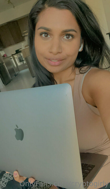 Miss Patel modelo caliente imagen