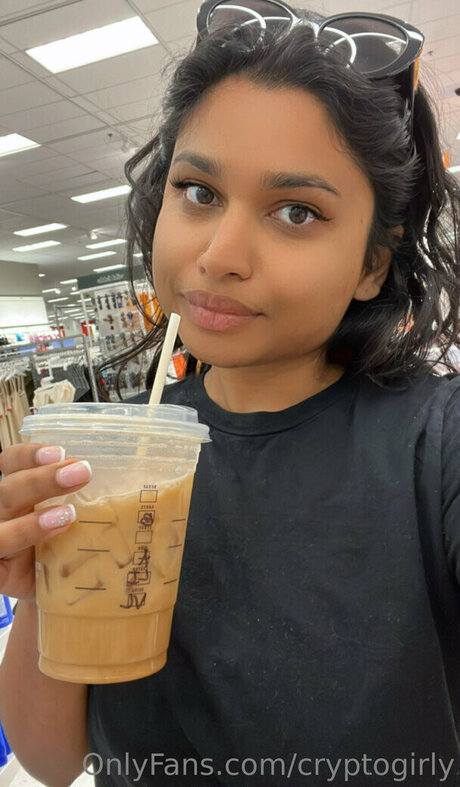 Miss Patel modèle adulte image