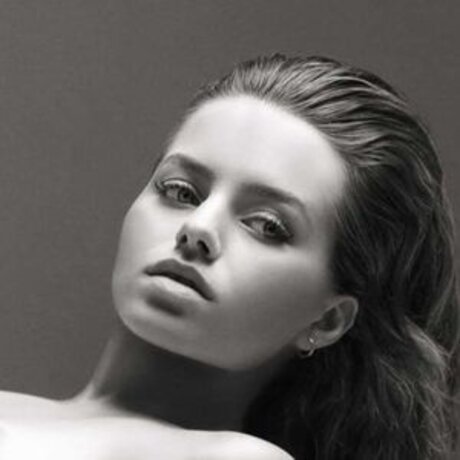 Ekaterina Alyabova actriz erótica imagen