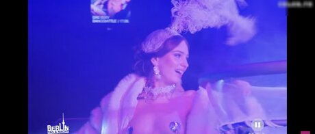 Liza Waschke actrice érotique des photos