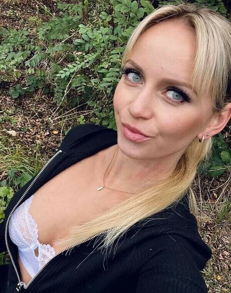 baebaezoe linda estrella archivo