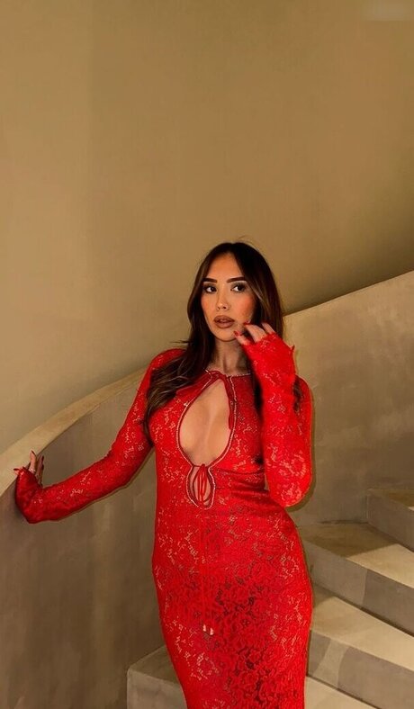 Adorable Caro modelo sexual fotos