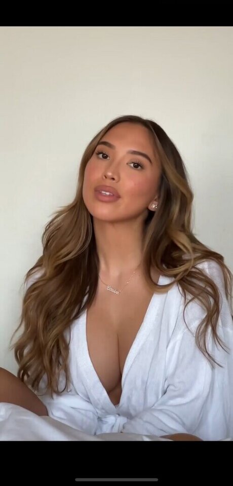 Adorable Caro modèle hd galeries