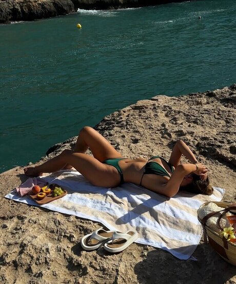 Adorable Caro modelo xxx archivo