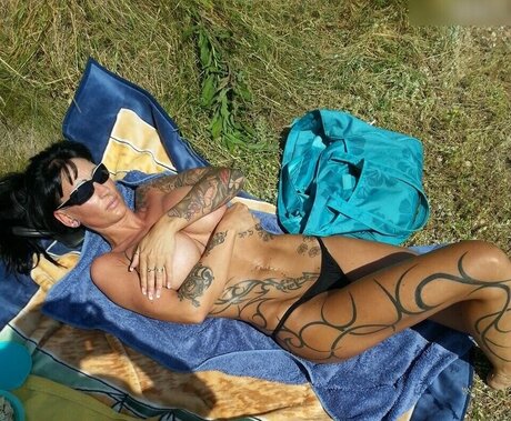 Sari Sander modèle porno images