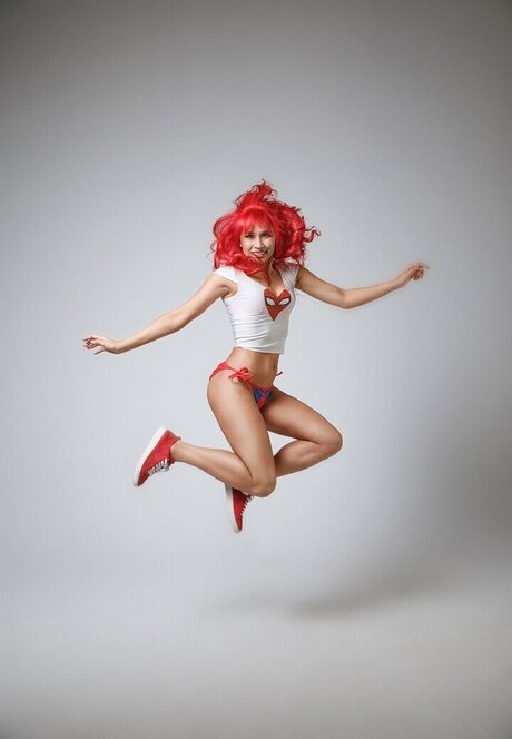 Red Saya modèle parfait des photos