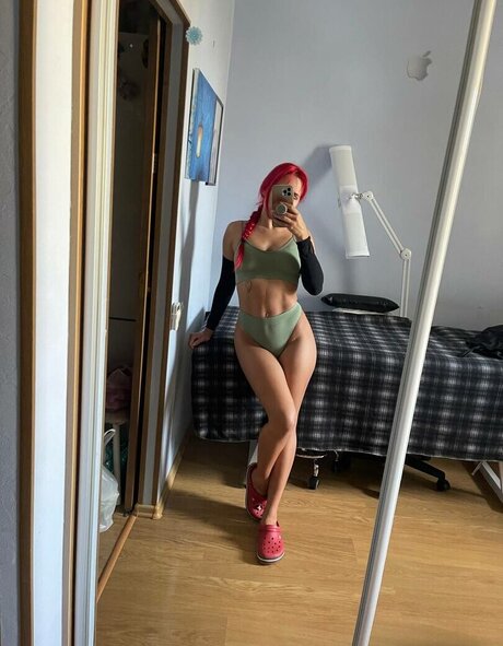 Red Saya modèle de sexe photos