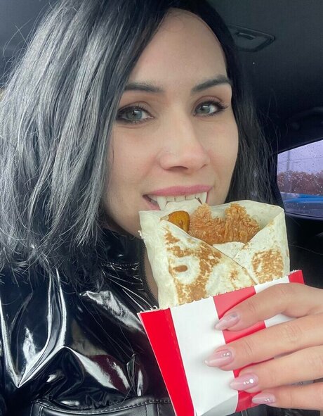 Red Saya actriz exclusiva galerías