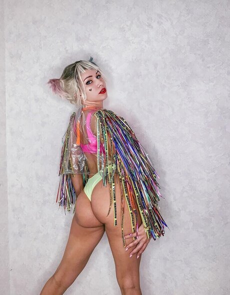 Red Saya sexo estrella galería