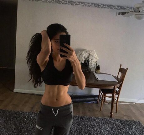 Valkyrae modelo desnudos imagen