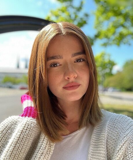 Julia Schulze modelo de arte galería