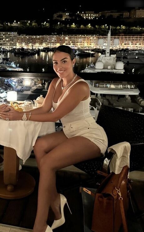 Georgina Rodriguez Hern ndez modelo de alta definición imágenes