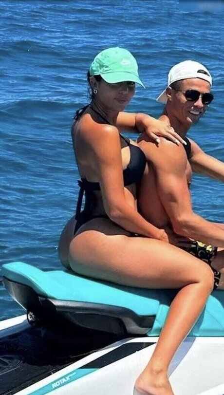 Georgina Rodriguez Hern ndez estrella porno de arte galerías