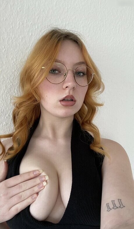 samybwz nude model archive