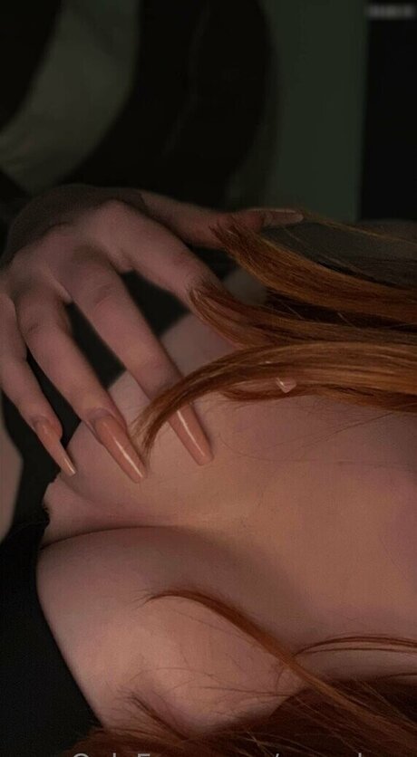 samybwz nude model photo
