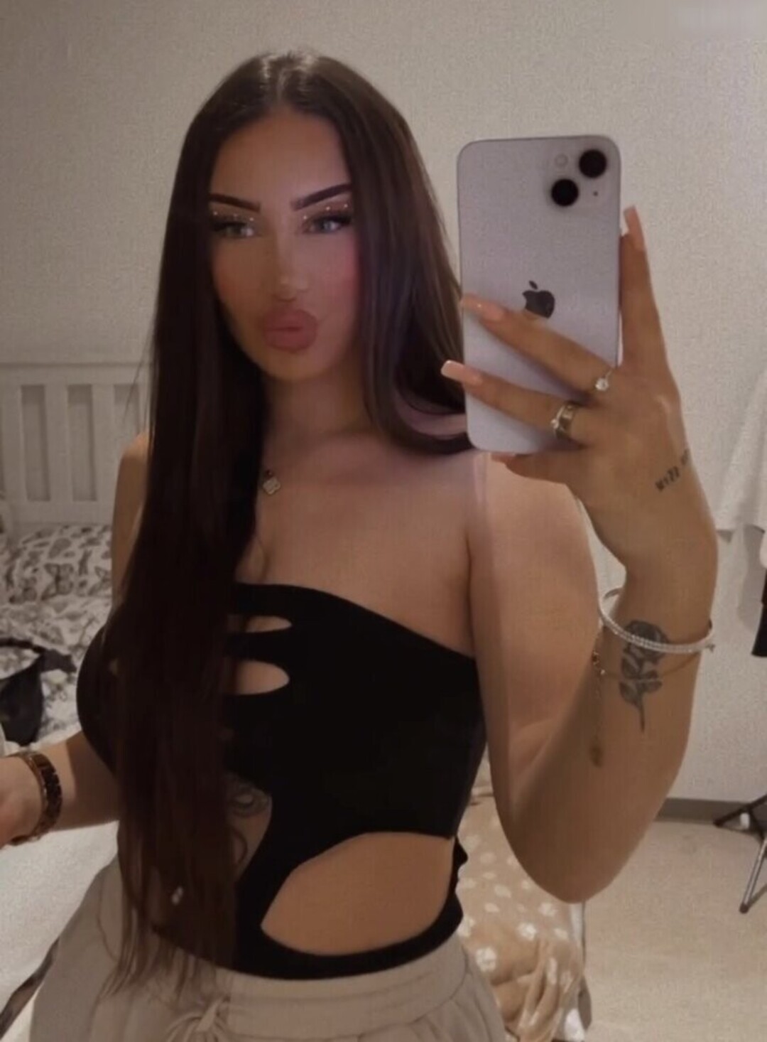 yoga pants onlyfans porno image