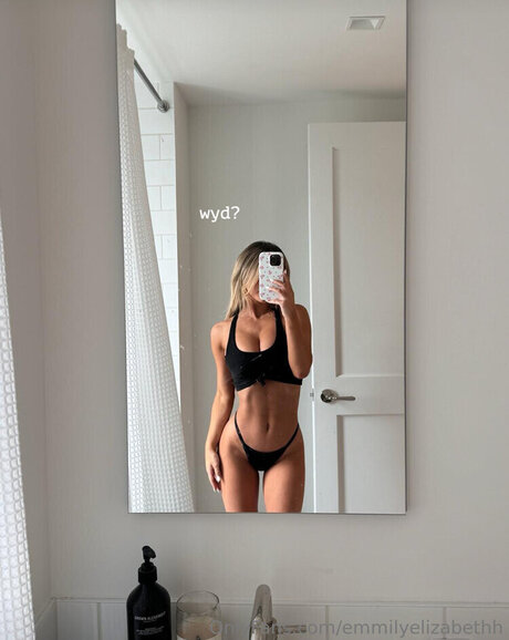 Emily Elizab3th belle star du porno photo