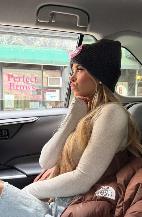 Emily Elizab3th estrella porno atractiva galerías