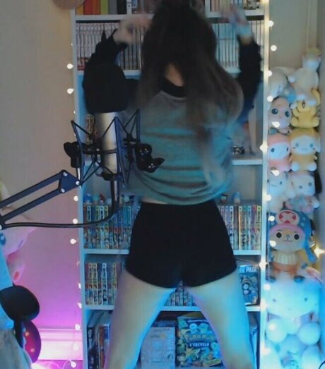 Skymi chan star du porno chaud image