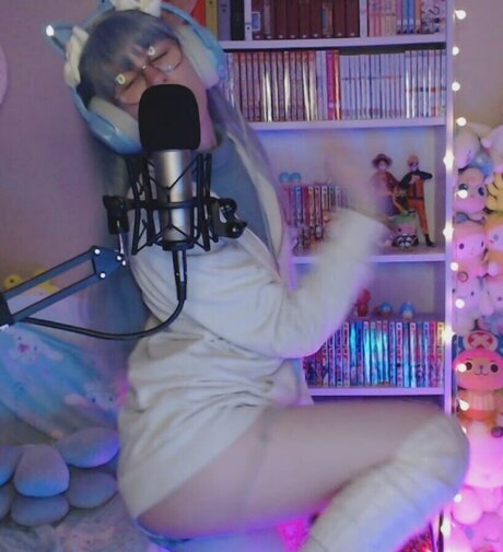 Skymi chan actrice sexy des photos