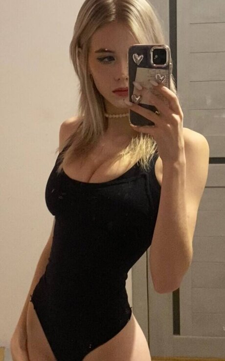 hefxtom actriz caliente galerías