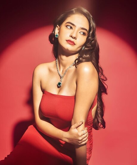 Anushka Sen actriz libre foto