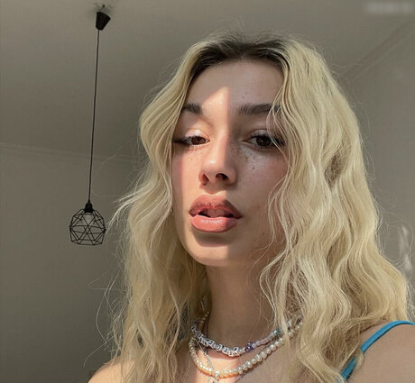 Janaxnell actrice chaude img