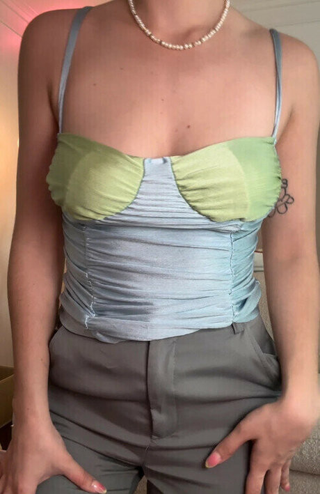 Camille LV actriz caliente galerías