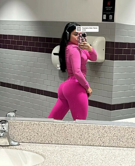 Tati Mcquay perfect model gallery