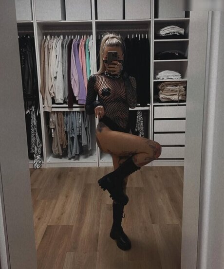 Carina mthrfckr hd model photo