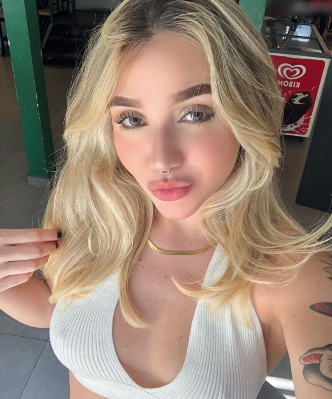 Brasiloirinha xxx model pic