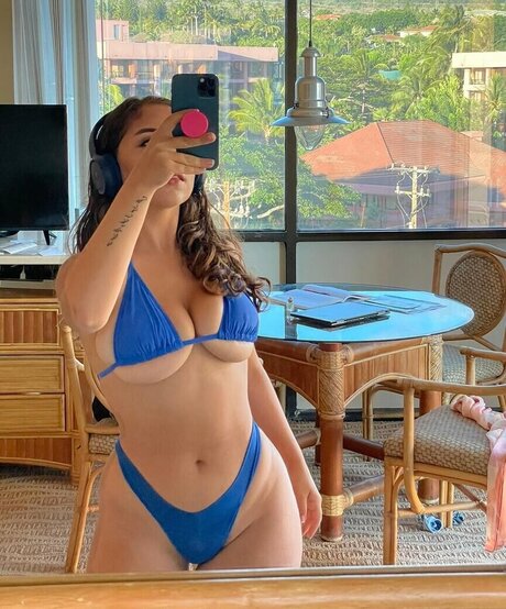 Farah Asteri modelo gratis imagen