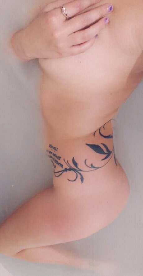 Victoria Santos estrella atractiva imágenes