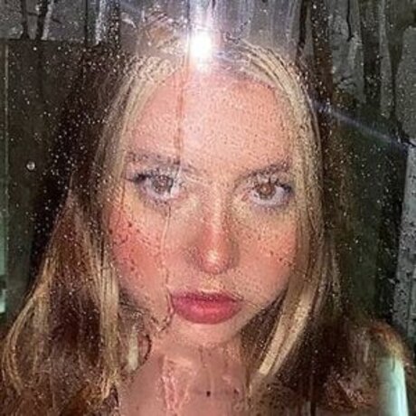 Emma Iris modelo sexual galería