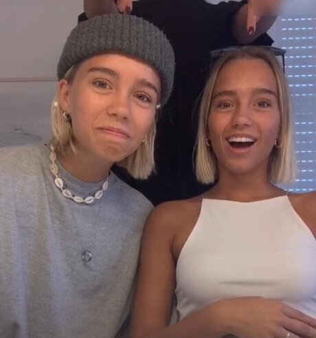 Lisa und Lena star du porno gratuit collection