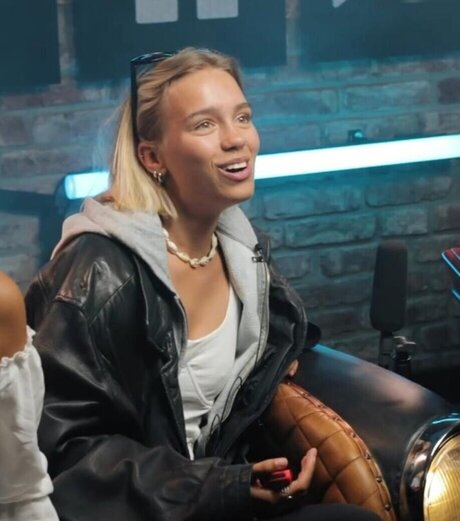 Lisa und Lena modelo porno foto