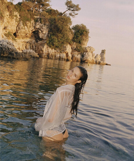 anfr00 estrella desnuda galería