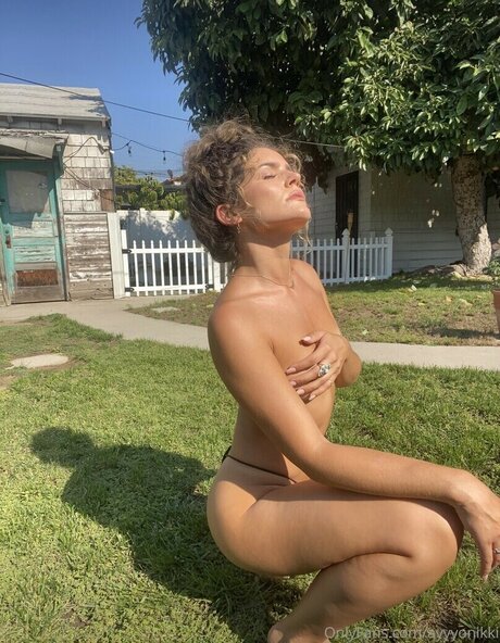 Ayyon Nikki actriz de alta calidad galería